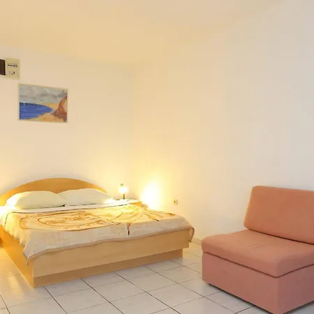 Studio Businci 11232c * Trogir
